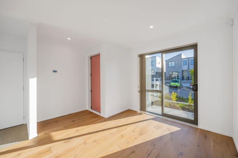 Photo of property in 14 Waenganui Road, Hobsonville, Auckland, 0616