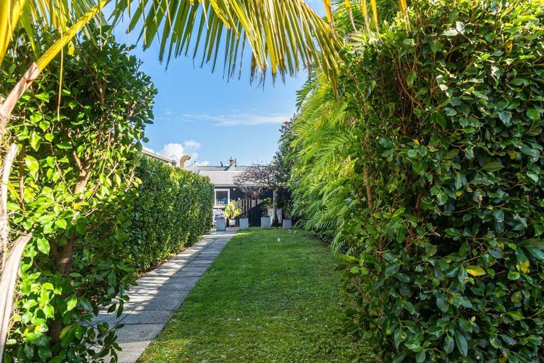 Photo of property in 11a Buchanan Street, Devonport, Auckland, 0624
