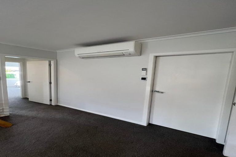 Photo of property in 69 Dunedin Street, Redwood, Christchurch, 8051