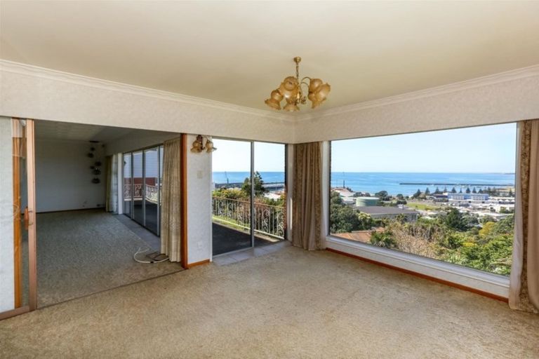 Photo of property in 8a Scott Street, Moturoa, New Plymouth, 4310