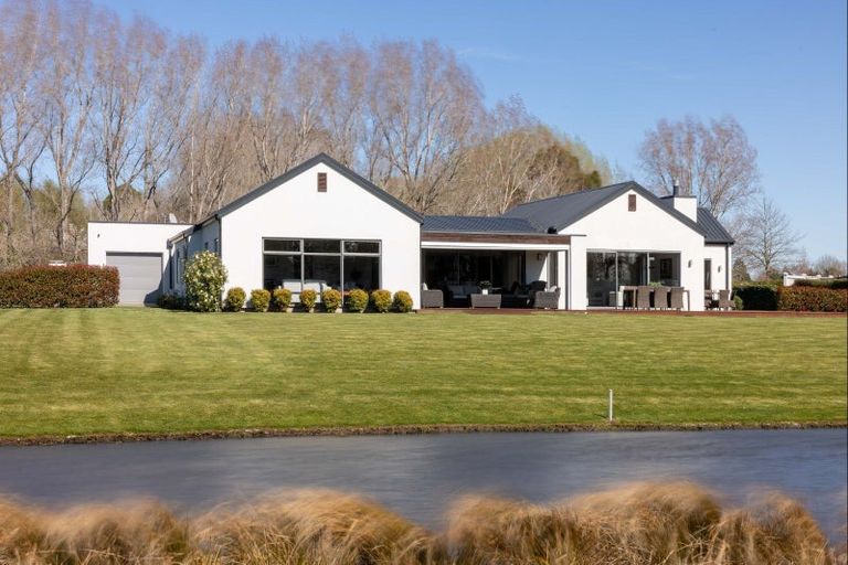 Photo of property in 52 Mapleham Drive, Pegasus, 7612