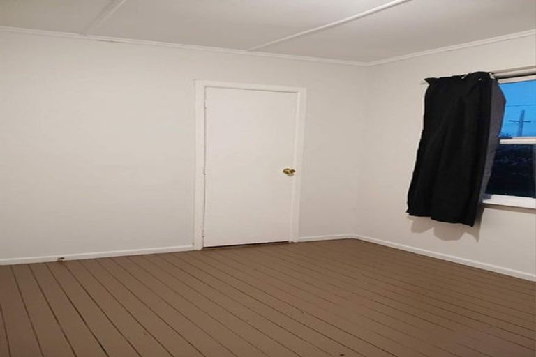 Photo of property in 57 Kayes Road, Pukekohe, 2120