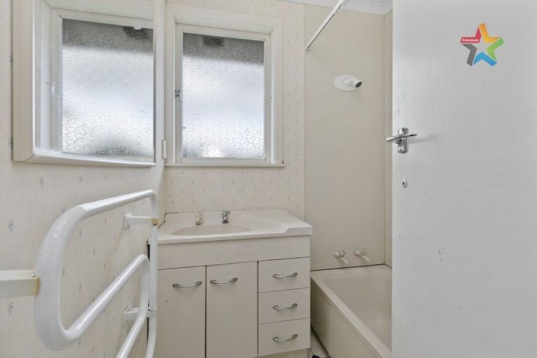 Photo of property in 2/352 Oxford Terrace, Avalon, Lower Hutt, 5011