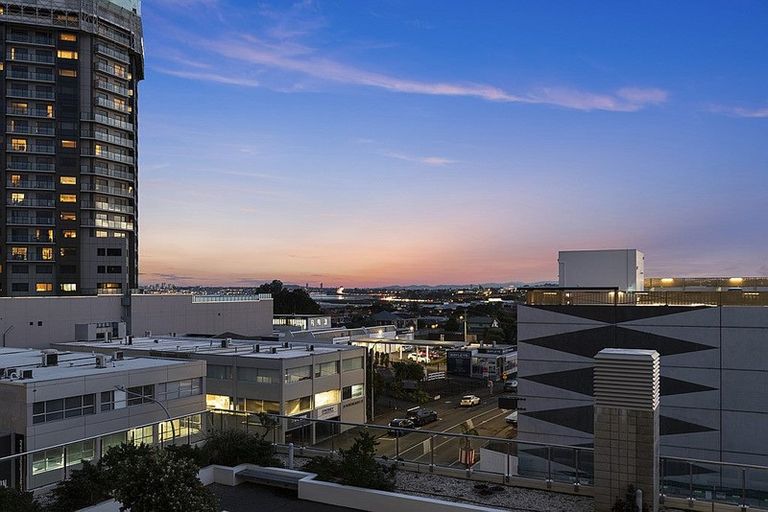 Photo of property in Sentinel Apartments, 505/3 Northcroft Street, Takapuna, Auckland, 0622