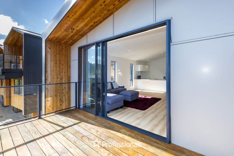 Photo of property in 31/33 Raukawa Street, Stokes Valley, Lower Hutt, 5019