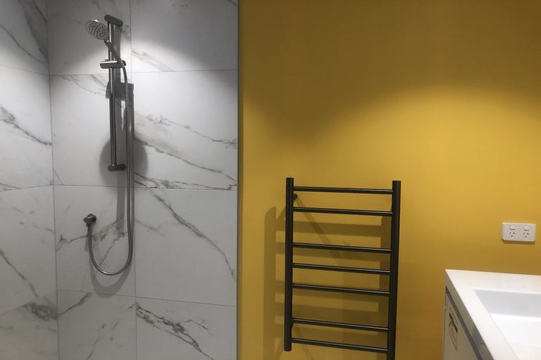 Photo of property in 6 Caples Place, Fernhill, Queenstown, 9300