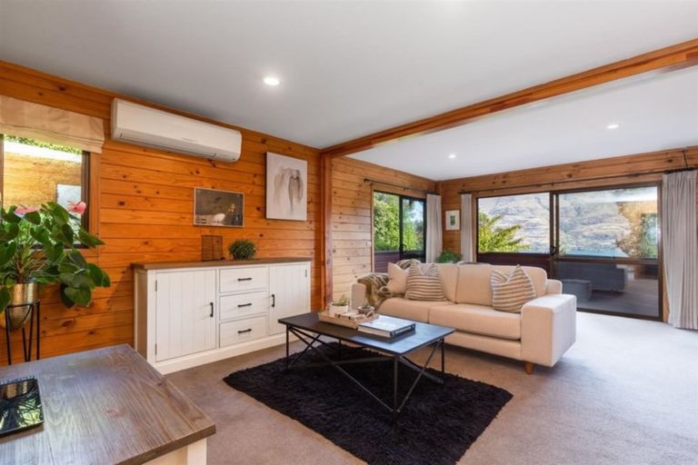 Photo of property in 36 Arawata Terrace, Sunshine Bay, Queenstown, 9300