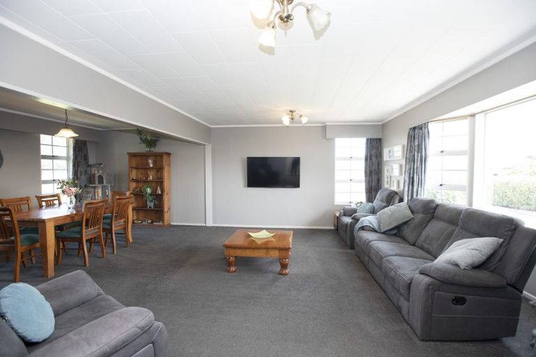 Photo of property in 3 Church Street, Winton, 9720