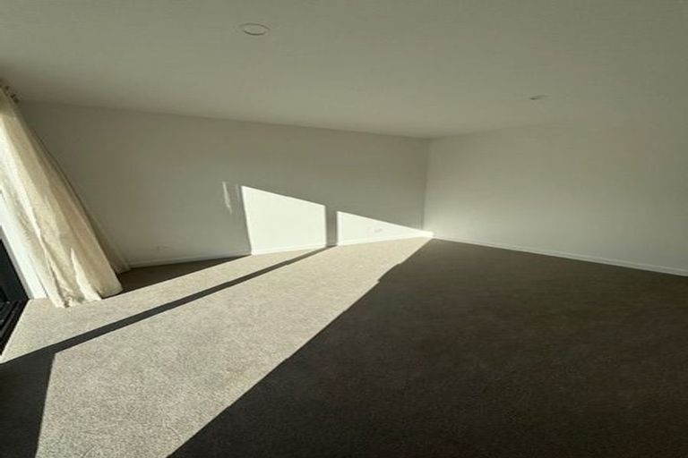 Photo of property in 1 Reedland Street, Jacks Point, 9371