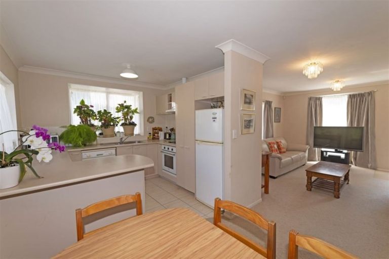 Photo of property in 12 Martin Jugum Lane, Ranui, Auckland, 0612