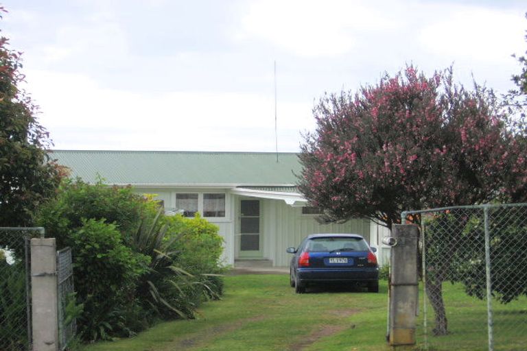 Photo of property in 67 Omokoroa Road, Omokoroa, 3114