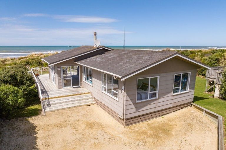 Photo of property in 49 Blue Pacific Parade, Riversdale Beach, Masterton, 5872