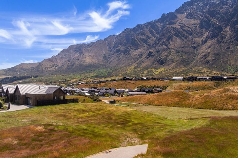Photo of property in 20 Cunninghams Drive, Jacks Point, Queenstown, 9371