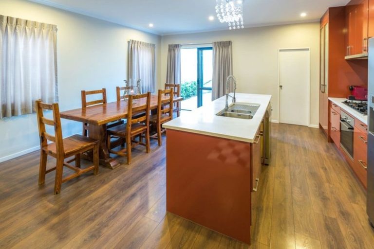 Photo of property in 10 Veneta Close, Flat Bush, Auckland, 2019