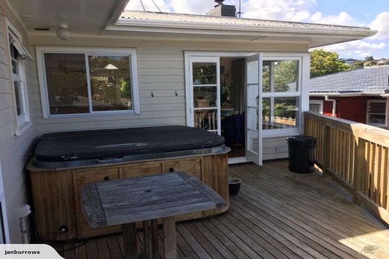 Photo of property in 1/53 Moore Street, Hillcrest, Auckland, 0627