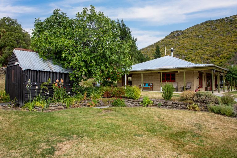 Photo of property in 379 Strode Road, Earnscleugh, Alexandra, 9391