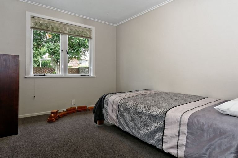 Photo of property in 4 Paewai Road, Glen Eden, Auckland, 0602