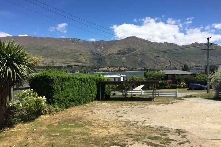 Photo of property in 27 Beacon Point Road, Wanaka, 9305
