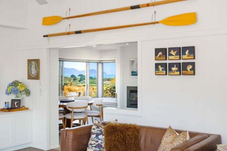 Photo of property in 104 Raukawa Road, Peka Peka, Waikanae, 5391