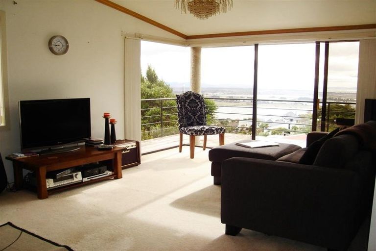 Photo of property in 2/2 Brigid Place, Mount Pleasant, Christchurch, 8081