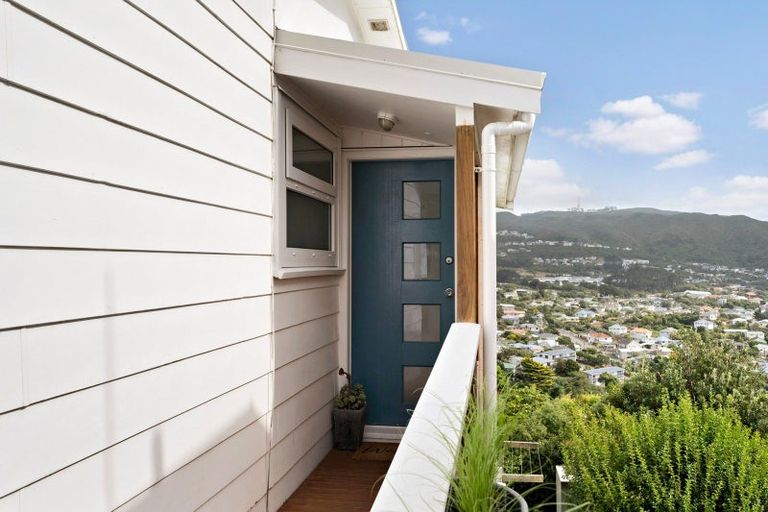 Photo of property in 10b Ceres Crescent, Johnsonville, Wellington, 6037