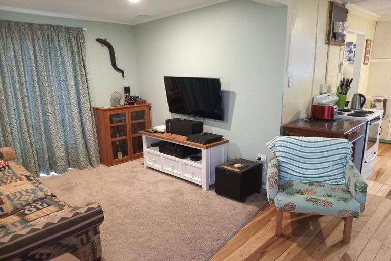 Photo of property in 21 Kent Avenue, Waitarere Beach, Levin, 5510