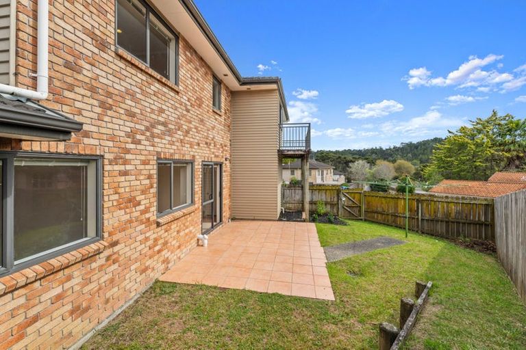 Photo of property in 92 George Deane Place, Greenhithe, Auckland, 0632