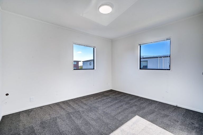 Photo of property in 2/24 Miro Street, New Lynn, Auckland, 0600
