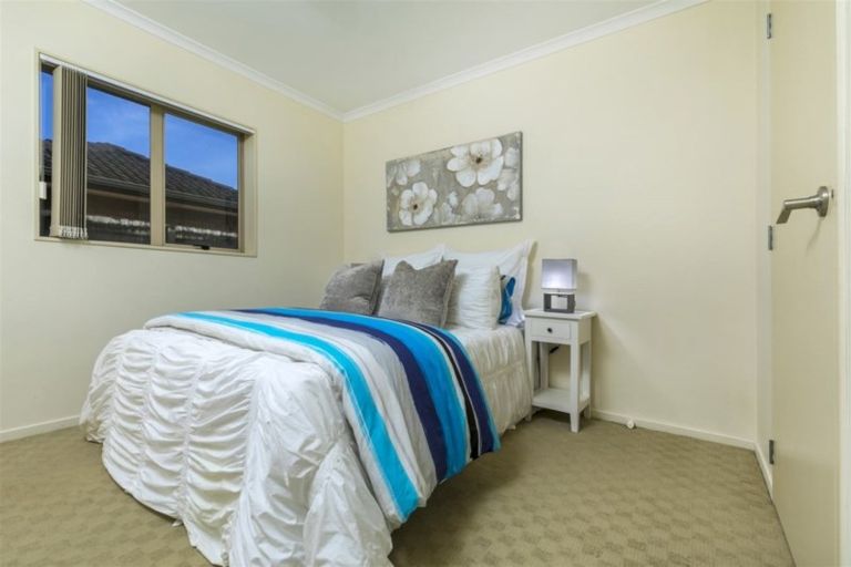 Photo of property in 1 Burton's Drive, Swanson, Auckland, 0614