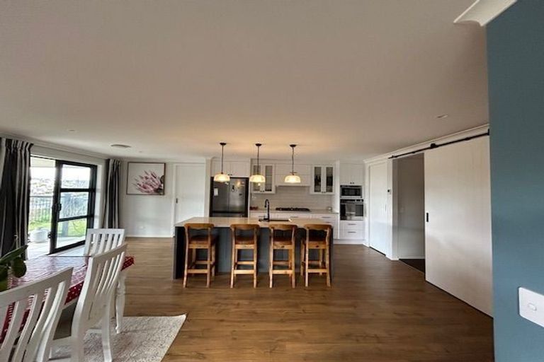 Photo of property in 11 Queen Charlotte Drive, Aotea, Porirua, 5024