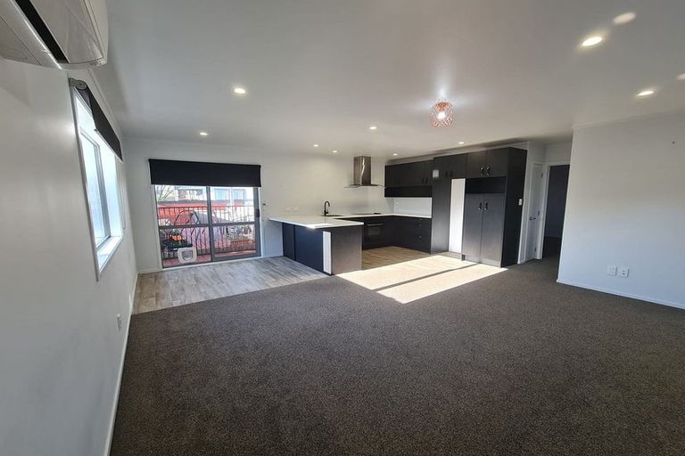 Photo of property in 5 Foyle Place, Glendene, Auckland, 0602