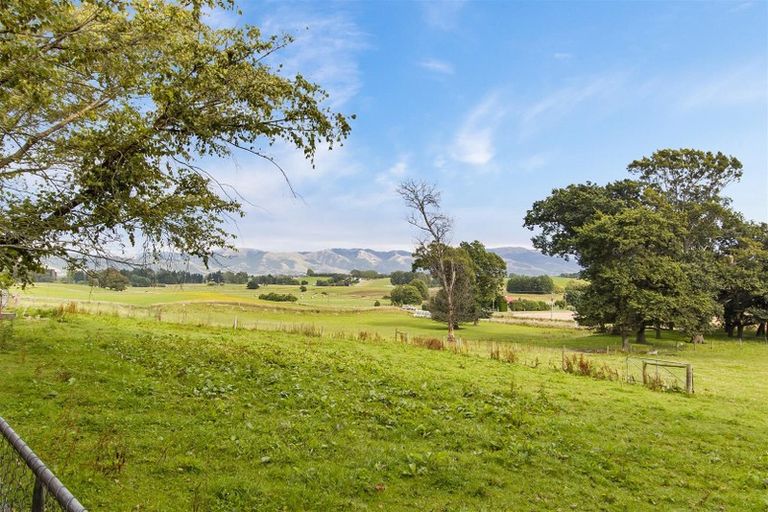 Photo of property in 302 Timaru Road, Waimate, 7978