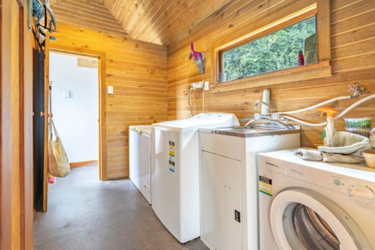 Photo of property in 16 Centre Bush Otapiri Road, Centre Bush, Winton, 9782