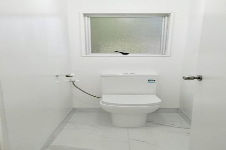 Photo of property in 2/47 Archibald Road, Kelston, Auckland, 0602