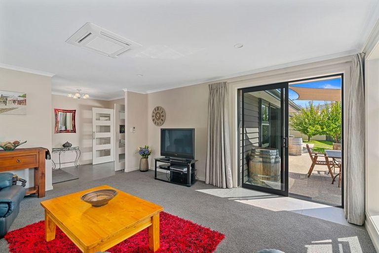 Photo of property in 18 Sunhaven Cove, Cromwell, 9310