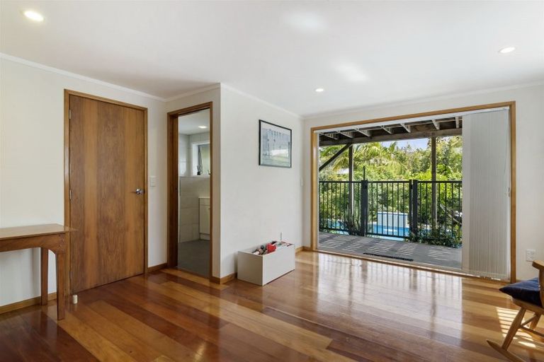 Photo of property in 43 Newhaven Terrace, Mairangi Bay, Auckland, 0630