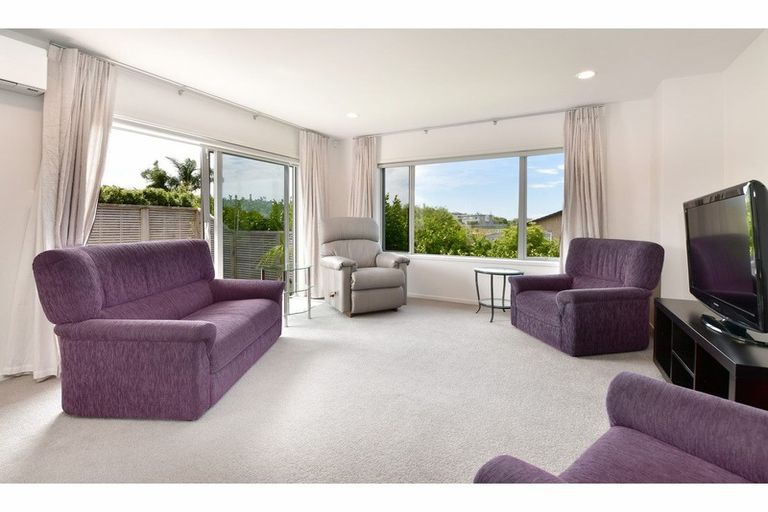 Photo of property in 8 Bayview Park Lane, Orewa, 0931