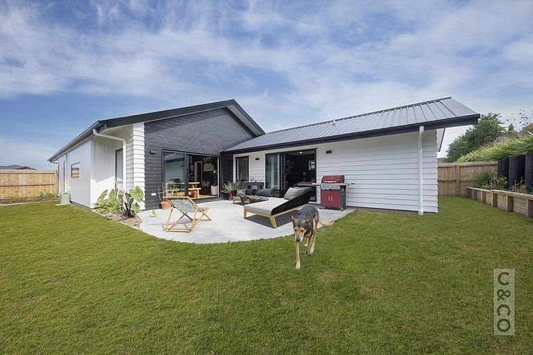 Photo of property in 83 Vinistra Road, Kumeu, 0810