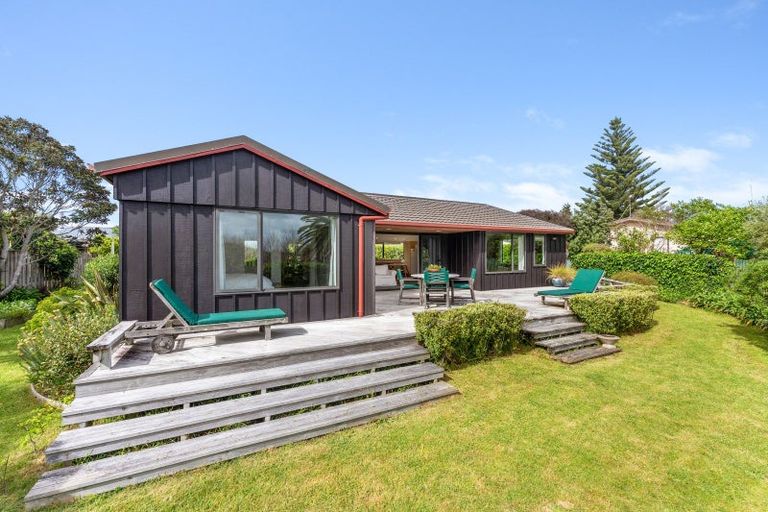 Photo of property in 7 Dodds Crescent, Otaki Beach, Otaki, 5512