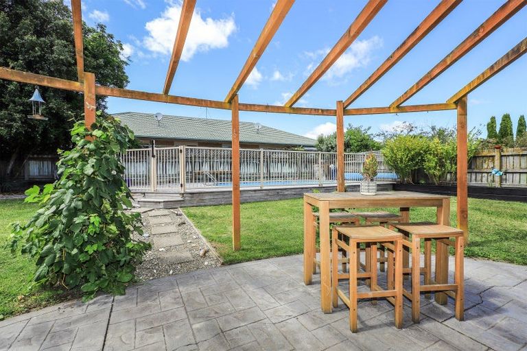 Photo of property in 28 Arataki Road, Havelock North, 4130