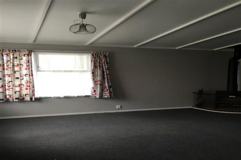 Photo of property in 3 Papa Place, Birkdale, Auckland, 0626