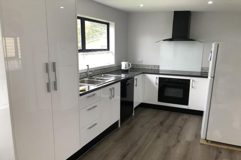 Photo of property in 110 Kowhai Street, Naenae, Lower Hutt, 5011