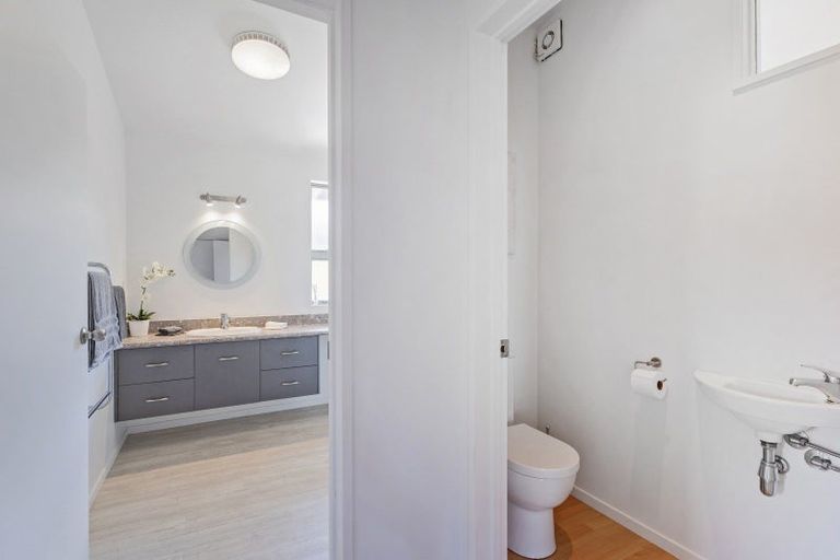 Photo of property in 112 Centennial Drive, Whitianga, 3510