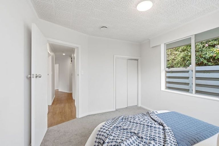 Photo of property in 76 Avonhead Road, Avonhead, Christchurch, 8042