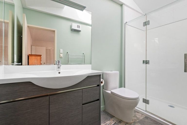 Photo of property in 1 Colquhoun Street, Glenross, Dunedin, 9011