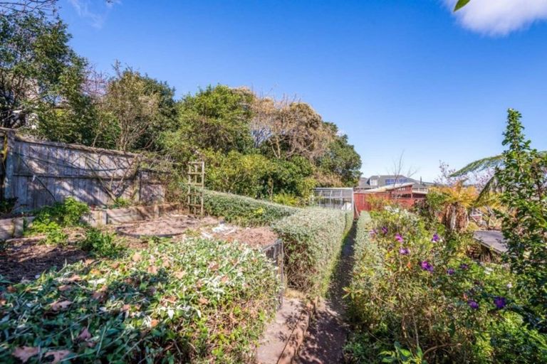 Photo of property in 71 Huia Street, Waikanae, 5036