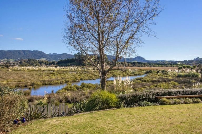 Photo of property in 21 Riverside Place, Katikati, 3129