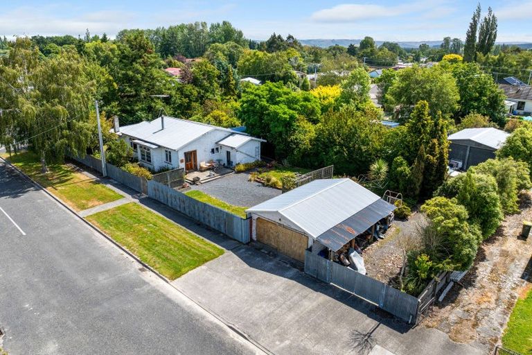 Photo of property in 16 Moore Street, Milton, 9220