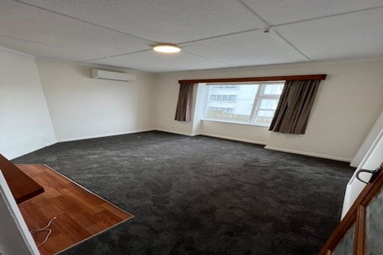 Photo of property in 35 Roxburgh Street, Mount Victoria, Wellington, 6011