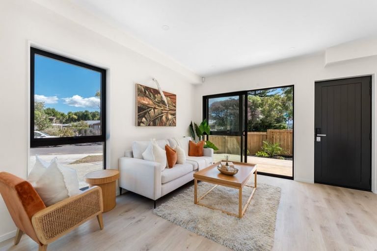 Photo of property in 29d Takapu Street, Henderson, Auckland, 0612